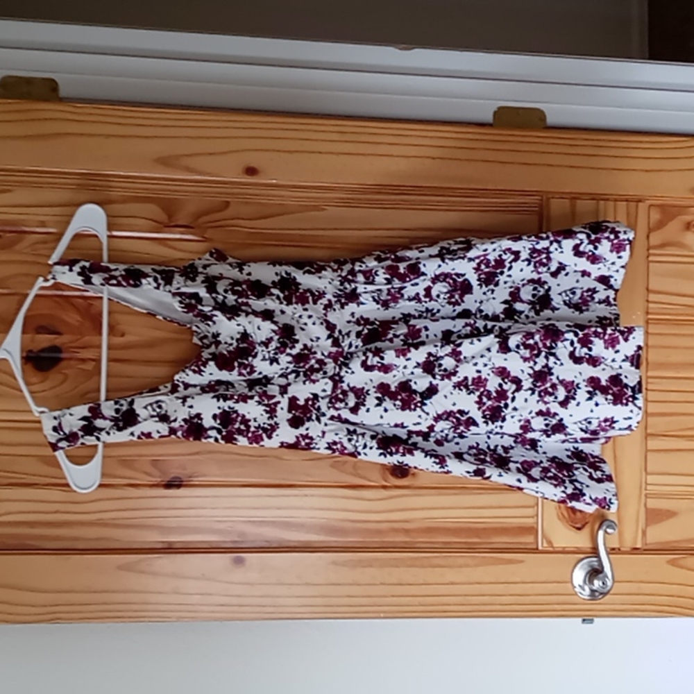 Hot Topic dress white with roses and skulls